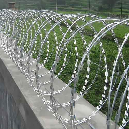 Razor Wire/ Ribbon Barbed Wire Concertina/Dannert Wire Galvanized Barbed Wire Razor Tape for Wire Fencing Barrier wire