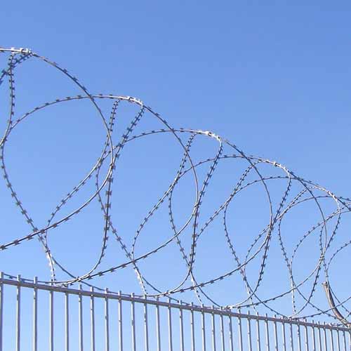 High Quality Bto-22 Galvanized Razor Barbed Wire for Protection Military Security Fence